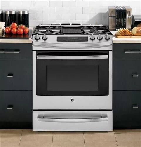 Правильная плита фото GE Profile ™ Series 30" Slide-In Front Control Gas Range with Warming Drawer PGS