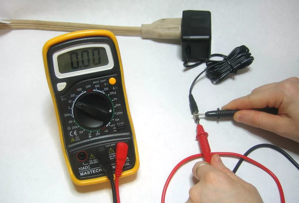 Правильное подключение проводов мультиметра What to do when a device doesn't specify its DC polarity? - Electrical Engineeri