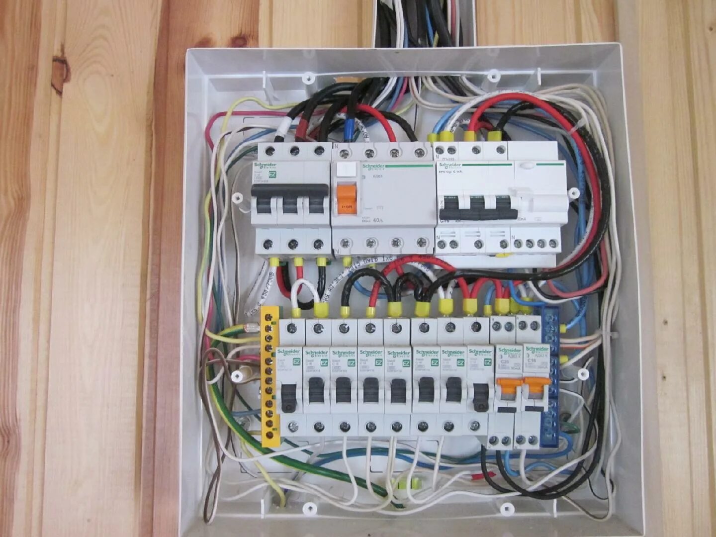 Правильное подключение щитка Щиток электрический правильно собранный