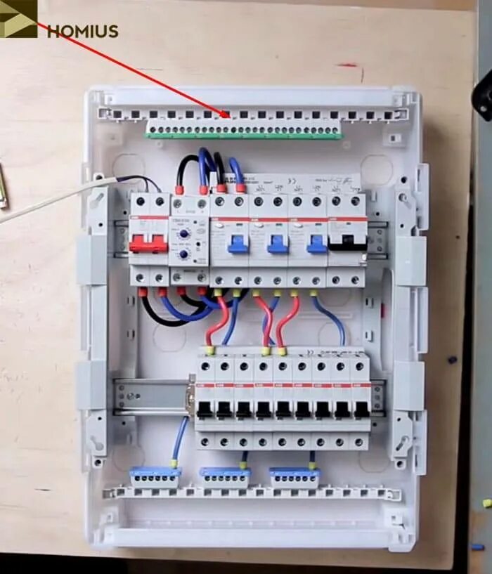 Правильное подключение щитка Как правильно установить и собрать щиток электрический в квартире