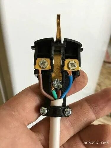 Правильное подключение вилки Как подсоединить трехжильный провод к вилке фото - DelaDom.ru