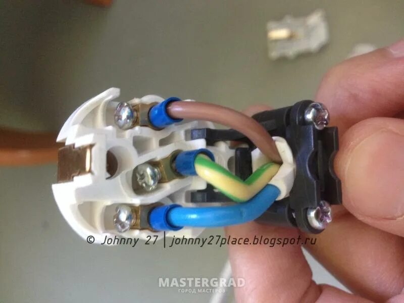 Правильное подключение вилки Как подсоединить трехжильный провод к вилке фото - DelaDom.ru