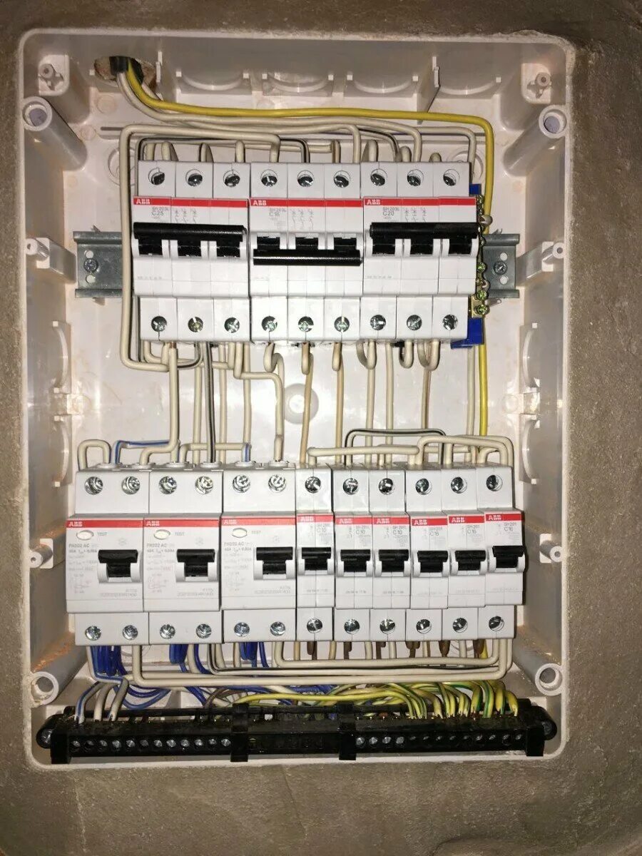 Правильность подключения автоматов в щитке Замена автоматов в Ульяновске - Электромонтажные работы - Ремонт и строительство