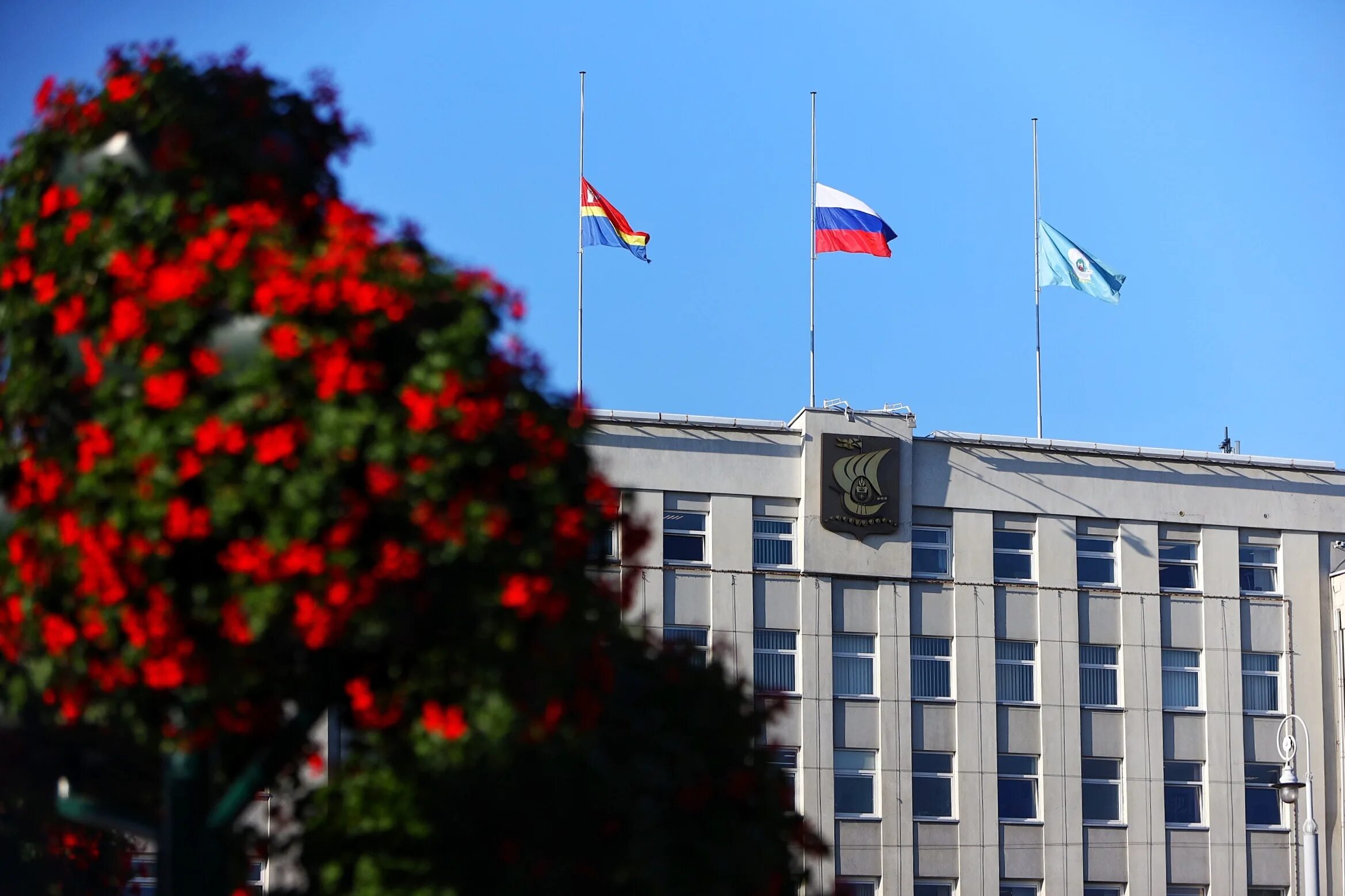 Правительство калининграда фото Итоги дня в Калининграде: судно "Пацаев", туркластер, подписи за лес - РБК