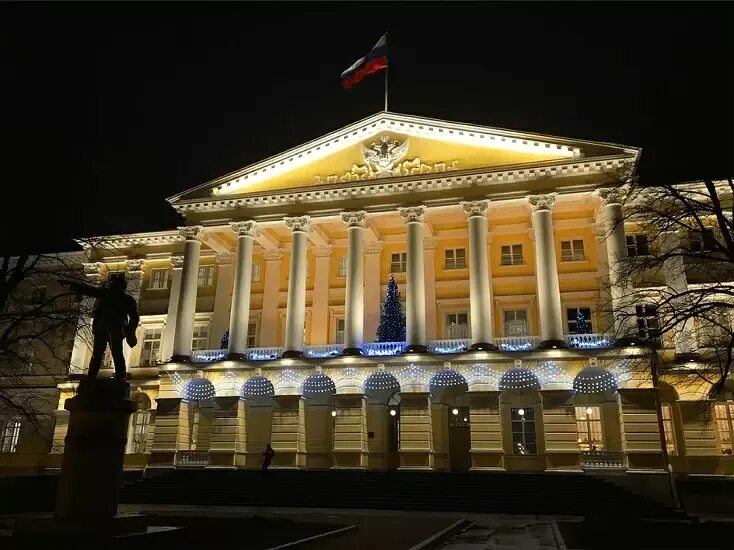 Правительство санкт петербурга смольный пр 1 фото Власти Санкт-Петербурга отчитались о социальных выплатах InvaNews