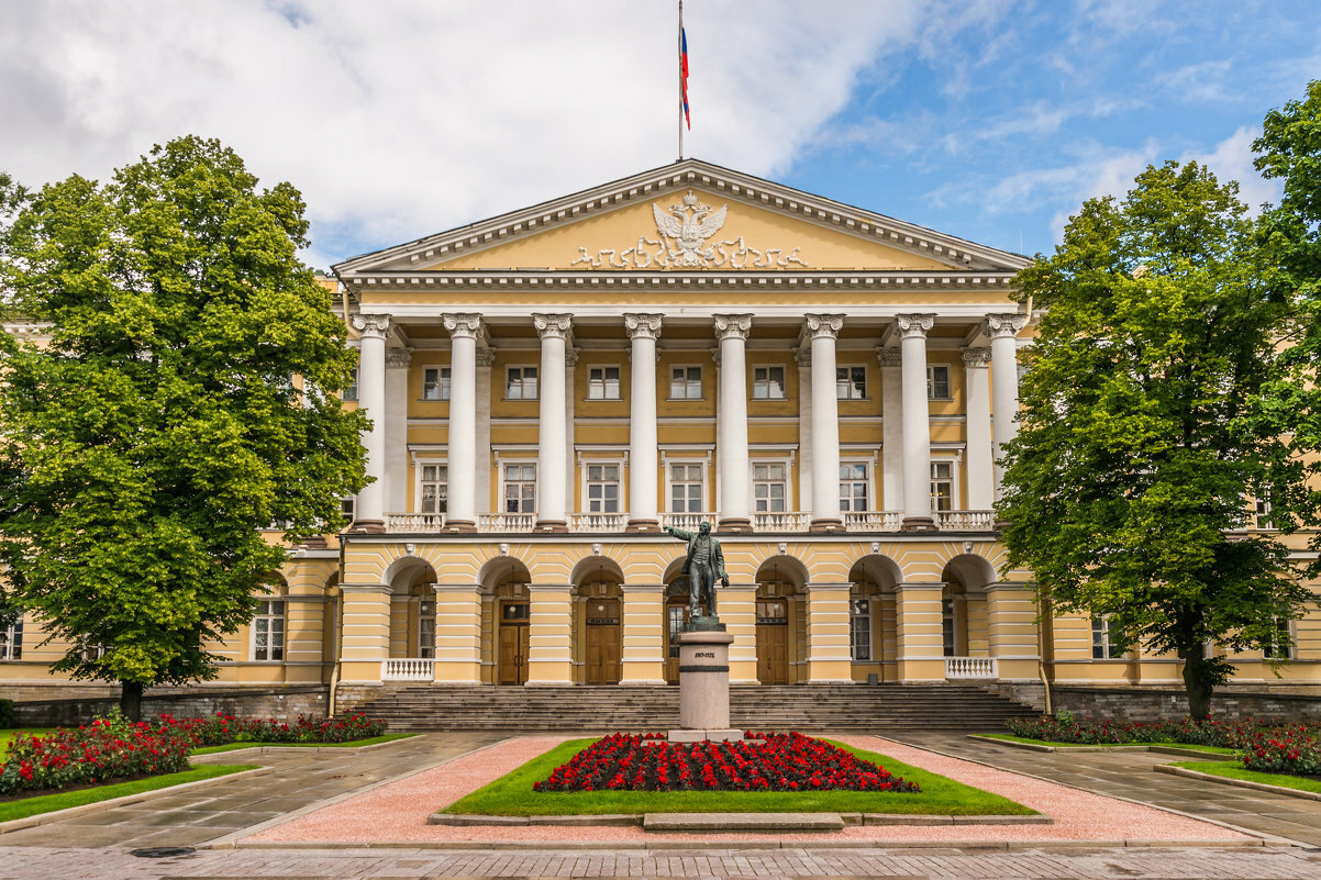 Правительство спб фото Епископ Кронштадтский Вениамин принял участие в рабочем совещании с губернатором