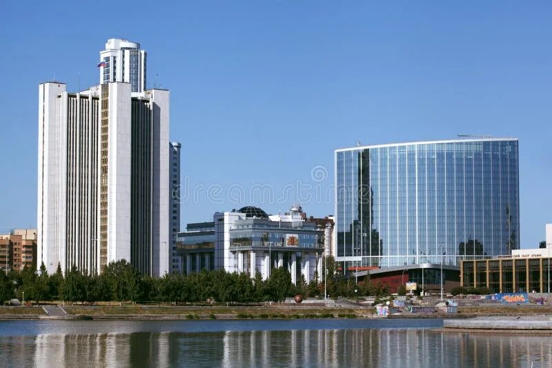 Правительство свердловской области октябрьская площадь 1 фото Ekaterinburg city stock photo. Image of office, architecture - 27604374