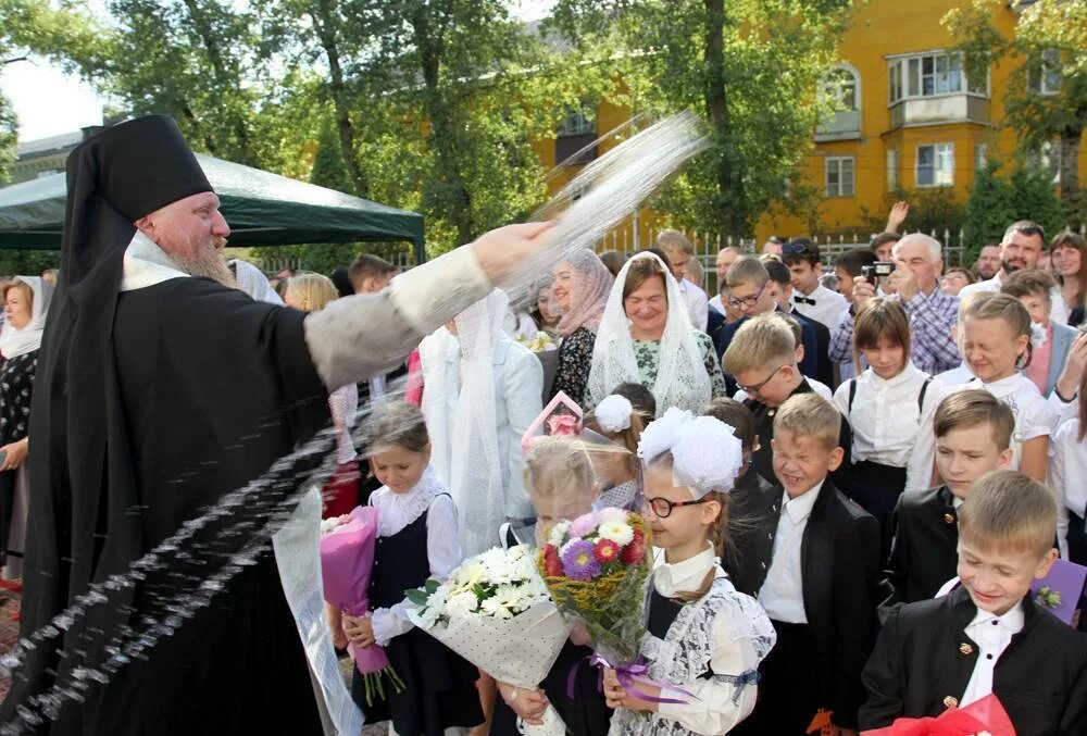 Православная гимназия липецк фото Преподаватели и учащиеся Липецкой православной гимназии получили архиерейское бл