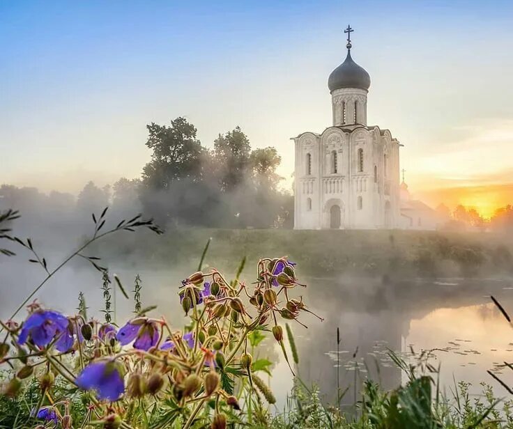 Православная россия фото The Church of the Intercession on Nerli, Bogoliubovo village, Vladimir region, R