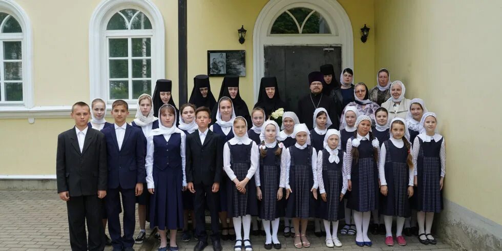 Православная школа фото A memorial plaque unveiled - Holy Trinity Saint Seraphim-Diveyevo Monastery