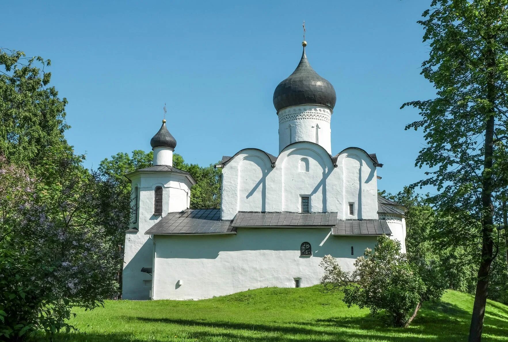 Православный храм в пскове фото Обзор восстановленных храмов Пскова. Что посмотреть? - СПб Тур Кит