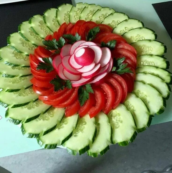 Праздничная овощная нарезка фото Pin on кухня Amazing food decoration, Creative food, Food crafts