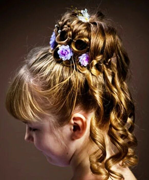 Праздничная прическа для девочки Flower girl hair updo with purple flowers. Keywords: #flowergirl #purpleflowers 