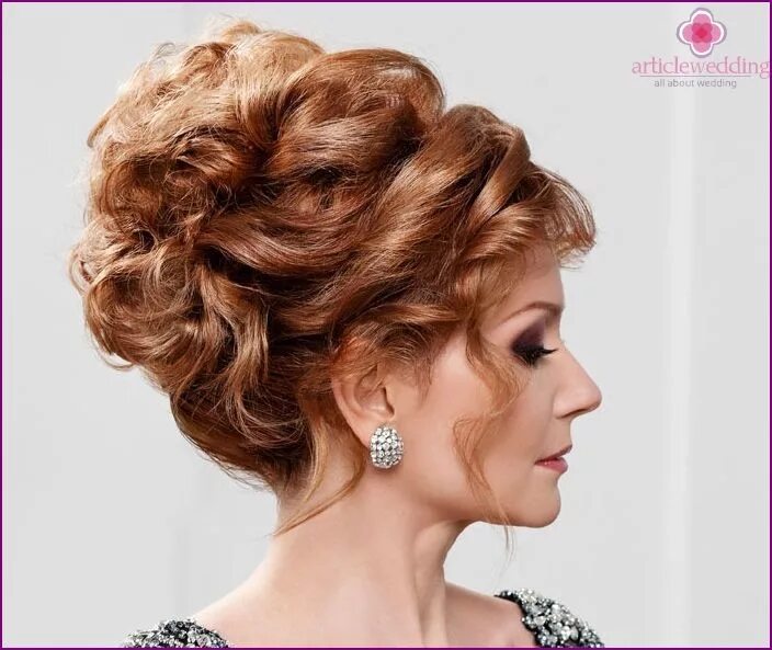 Праздничная прическа для женщины 50 лет Mother of the Bride Hairstyles: Short, Medium, and Long Hair