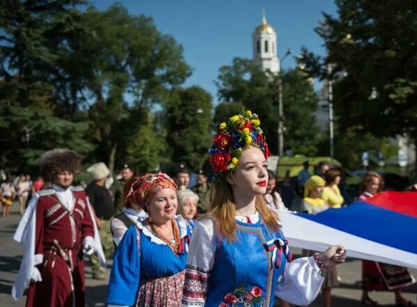 Праздничная россия фото Празднование Дня государственного флага России - РИА Новости, 03.03.2020