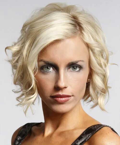 Праздничная укладка на каре с челкой фото Short Wavy Layered Platinum Bob Haircut with Blonde Highlights Formal hairstyles