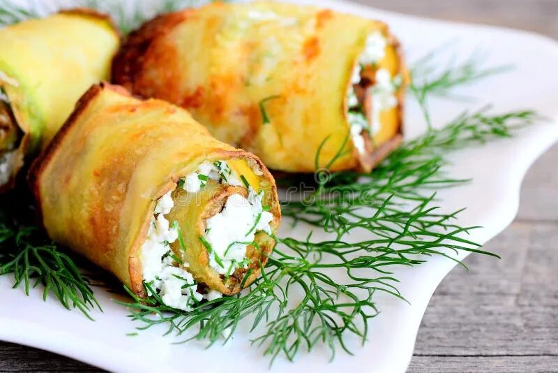 Праздничная закуска из кабачков с фото Cheese Zucchini Rolls. Roasted Zucchini Rolls Stuffed with Cottage Cheese and He