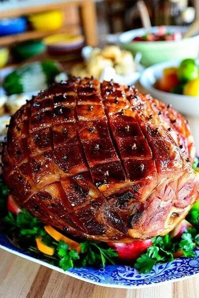 Праздничное горячее блюдо из мяса фото Ree's Dr Pepper-Glazed Ham Is the Only Recipe You'll Need This Easter Recipe Eas