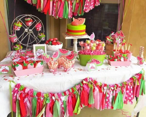 Праздничное оформление детского стола Watermelon and Strawberry Summer Party Kara's Party Ideas Fiestas de cumpleaños 