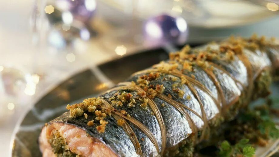 Праздничные блюда из рыбы фото Weihnachtlicher Lachs mit Mandeln gefüllt Recette Poisson