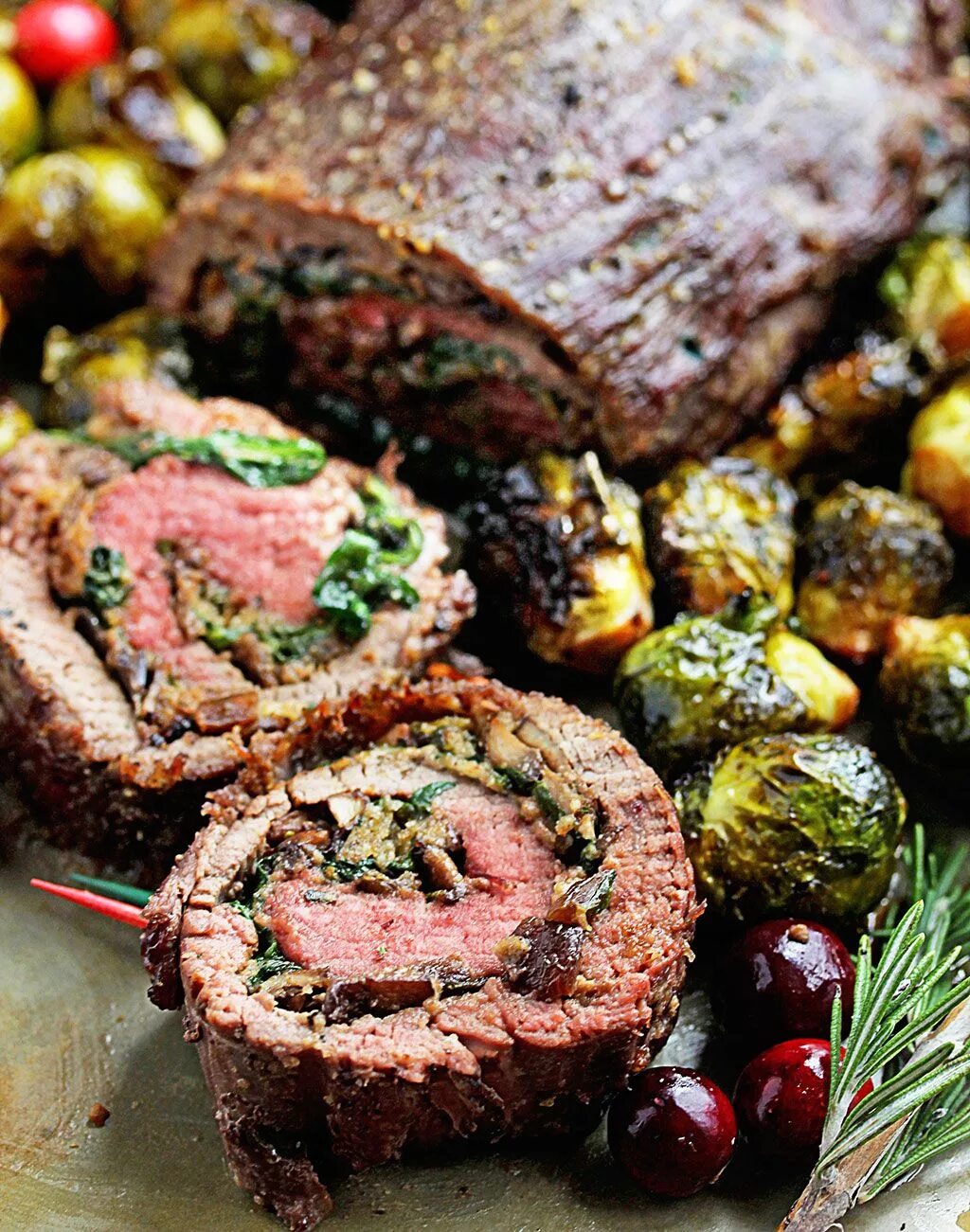 Праздничные мясные блюда фото Mushroom & Spinach Stuffed Steak Wolf Gourmet Blog Recipe Flank steak recipes, B