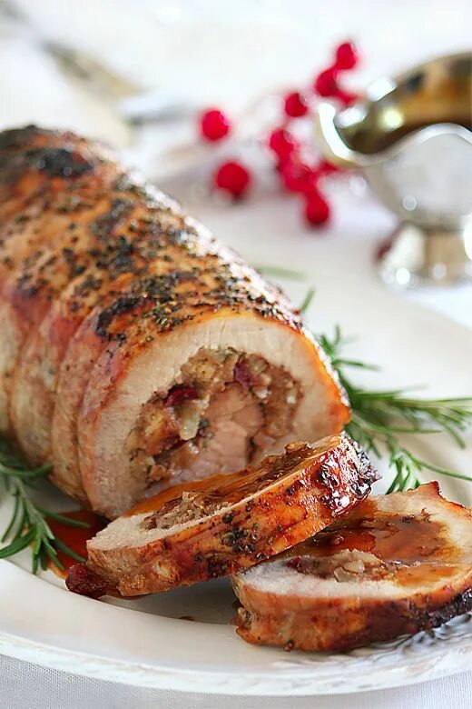 Праздничные мясные рецепты с фото Cranberry and apple stuffed pork loin Рецепты еды, Кулинария, Еда