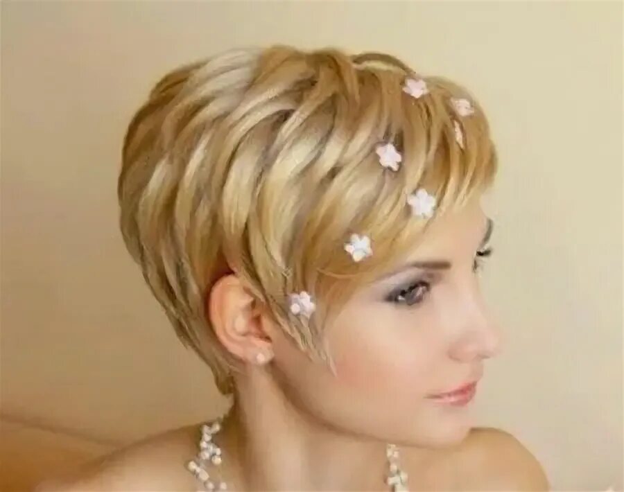 Праздничные прически на короткие волосы Brides with short hair? Yes, it is true! Short wedding hair, Short hair bride, S