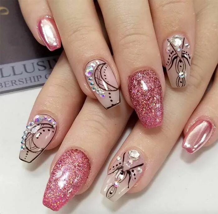 Праздничный дизайн ногтей 53 Sparkling Holiday Nail Art Designs To Try This Christmas Fashionisers © Chris