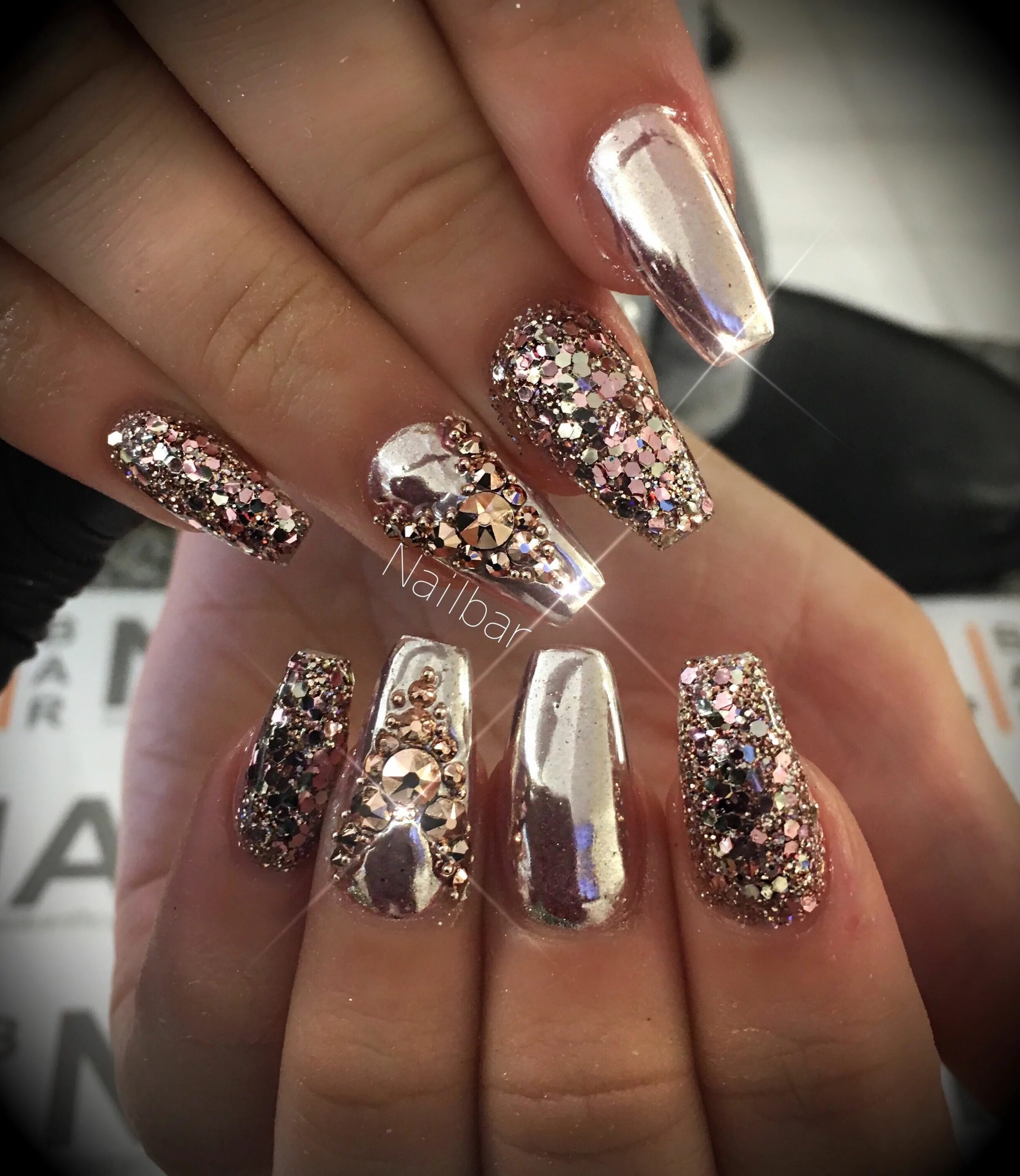 Праздничный дизайн ногтей фото Pin on Nails Gorgeous nails, Gel nails, Gold acrylic nails