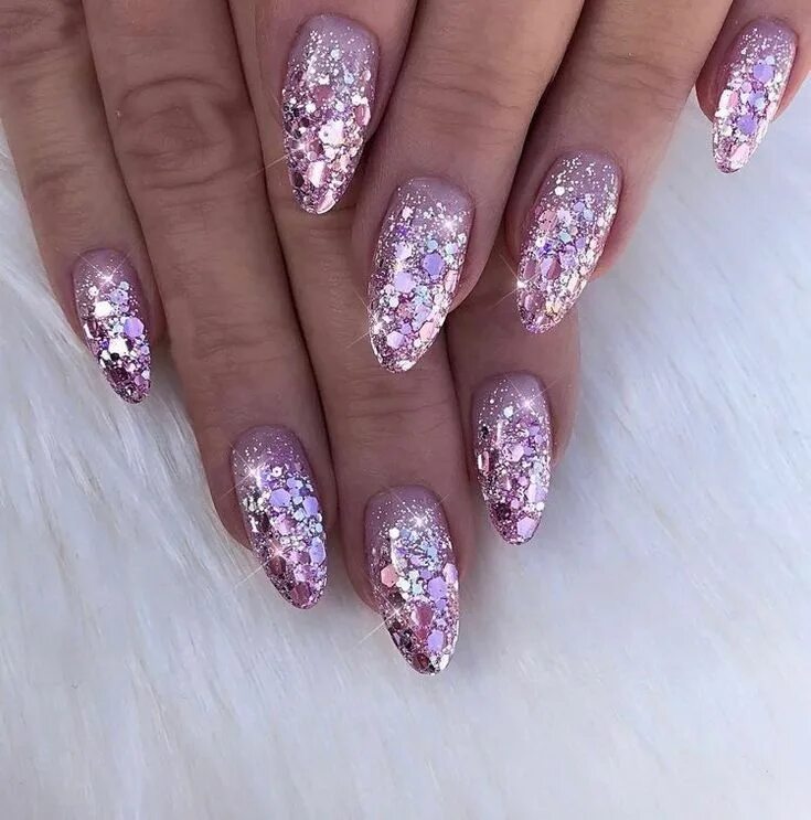 Праздничный дизайн ногтей фото Pin by Златка Трифонова on Quick Saves in 2024 Glitter nails, Trendy nail design