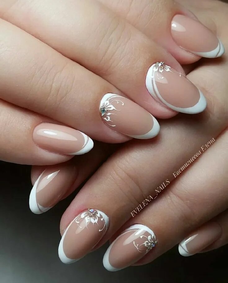 Праздничный френч маникюр 2024 Pin by Ирина Борисова on Nails Bridal nail art, Bridal nails designs, Manicure