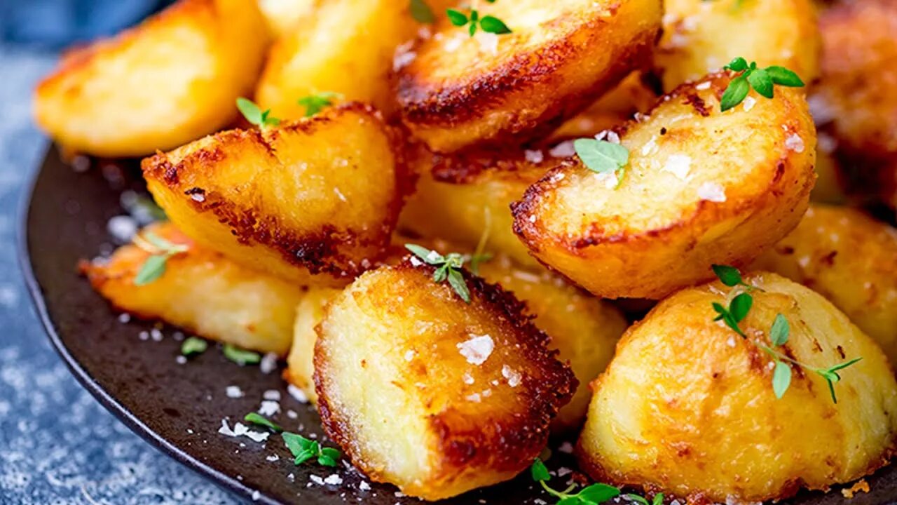 Праздничный картофель с фото The BEST Crispy Roast Potatoes - YouTube