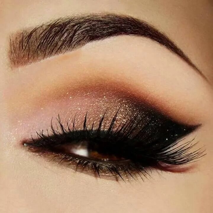 Праздничный макияж для карих глаз Black&brown cat eye Ideias de maquiagem, Dicas de maquiagem, Maquilhagem olhos e