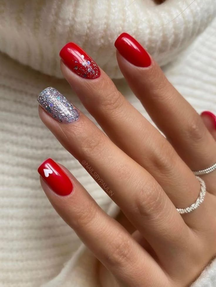 Праздничный маникюр 2024 красивые 17 Red Christmas Nails for a Festive Nail Makeover The KA Edit Red nails, Red ch