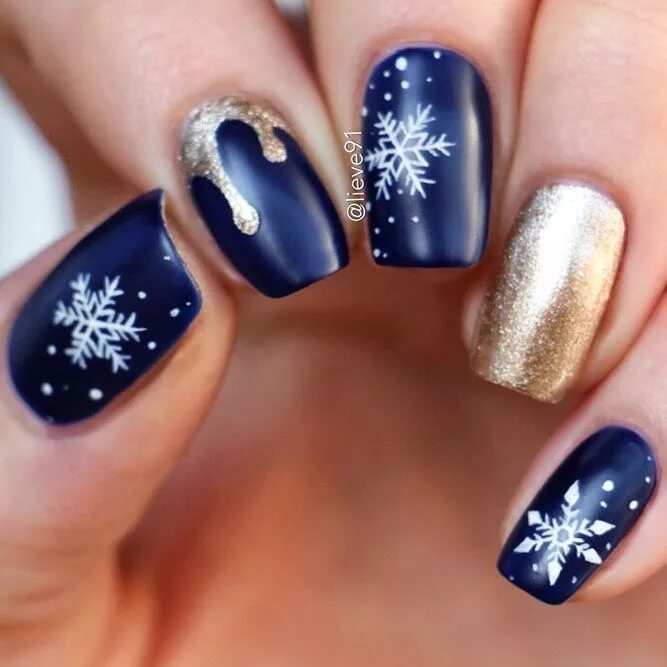 Праздничный маникюр фото Cute Winter Nails Designs to Inspire Your Winter Mood ★ See more: #nails Trendy 