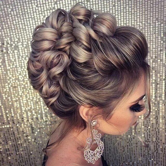 Праздничный прически на длинный Pin by KEEPER on ПРИЧЕСКИ/ᕼ ᗩ I ᖇ Long hair styles, Hair styles, Wedding hairsty