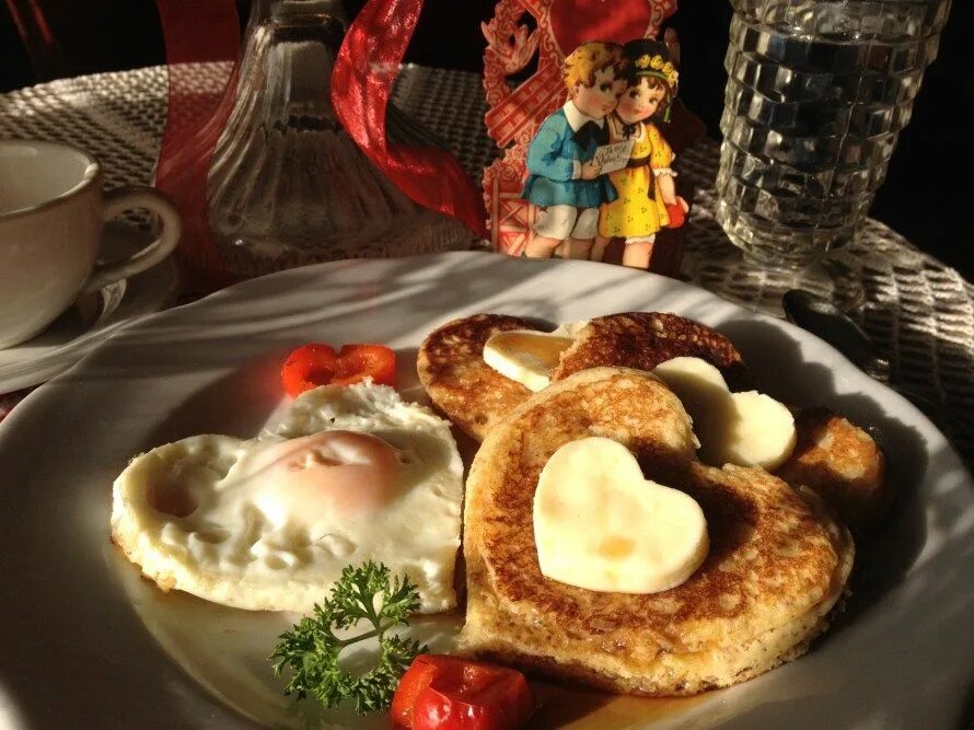 Праздничный завтрак фото valentine cookie-pancake-eggs 013 Best pancake recipe, Recipes, Breakfast