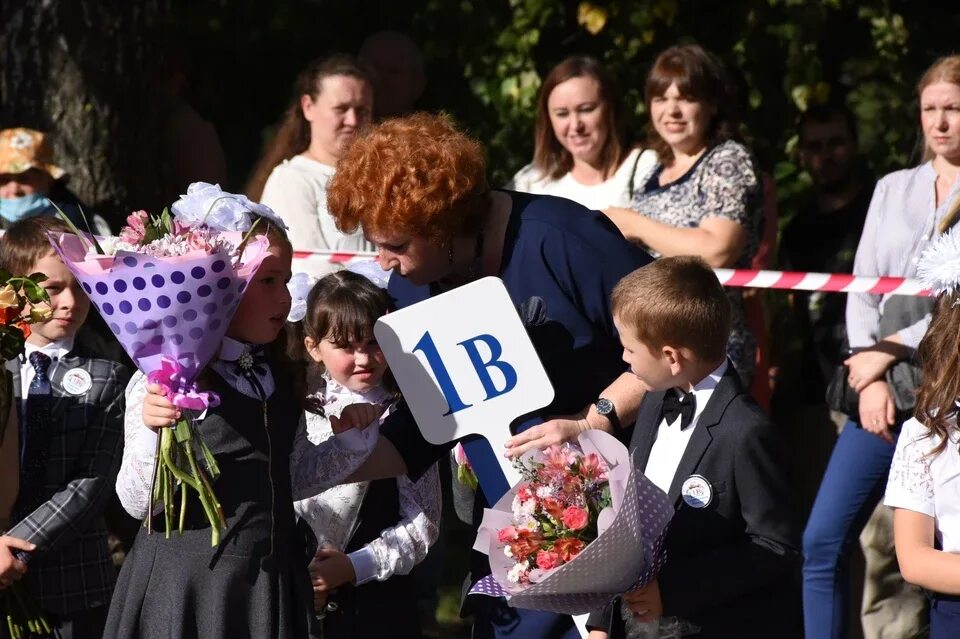 Праздник 1 сентября фото В новом учебном году в школы Ульяновска придут 7842 первоклассника - KP.RU