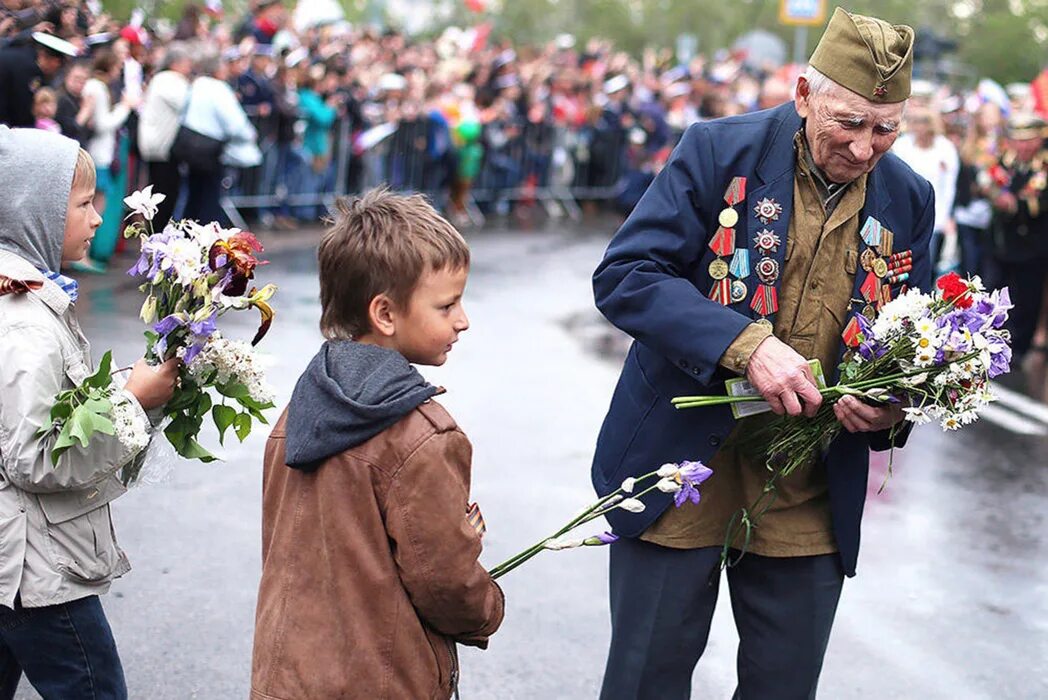 Праздник 9 мая фото Как воронежцы отметили 9 мая: военный парад, концерты и народные гуляния