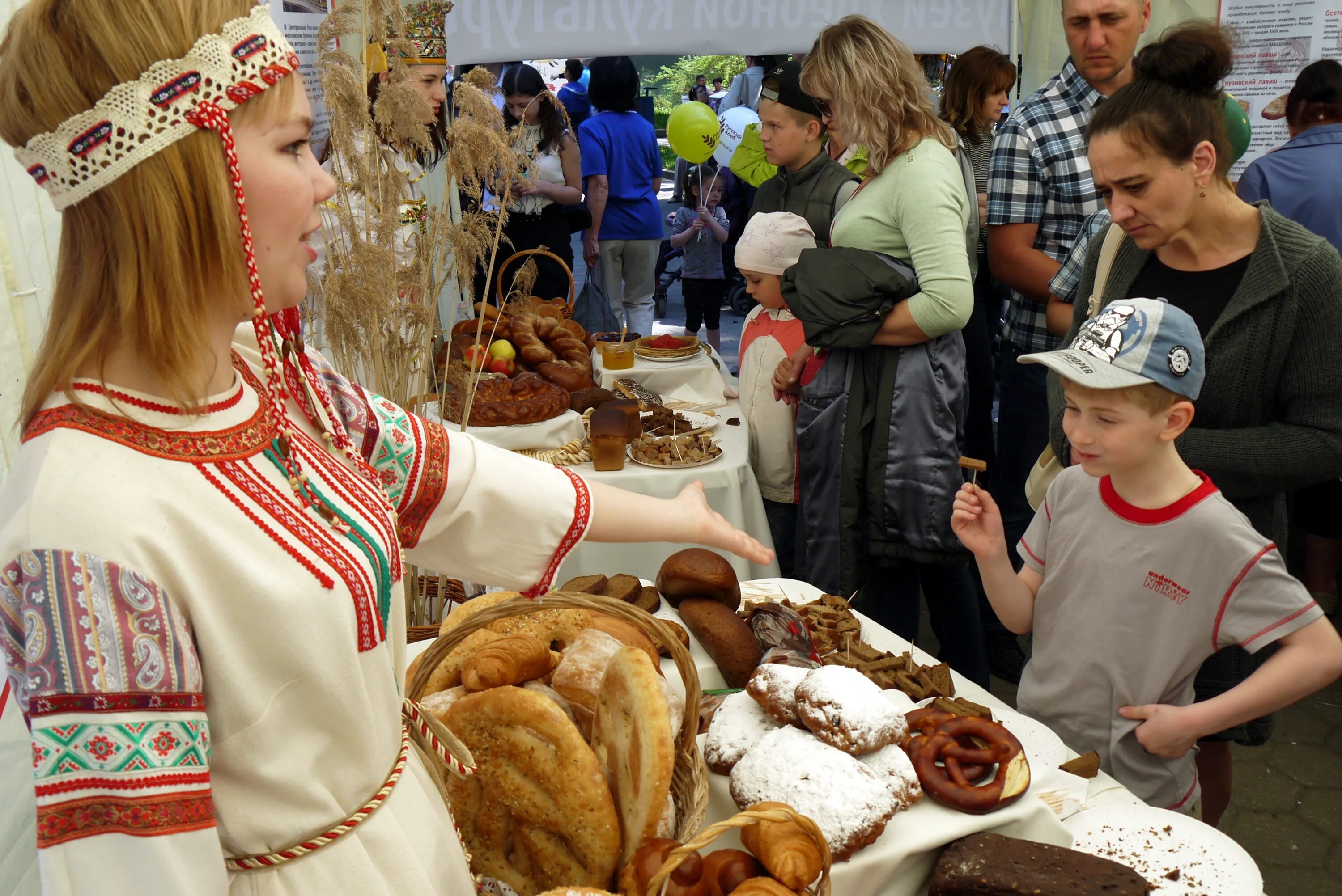 Праздник хлеба и молока калининград 2024 фото В Калининграде отметили праздник хлеба и молока