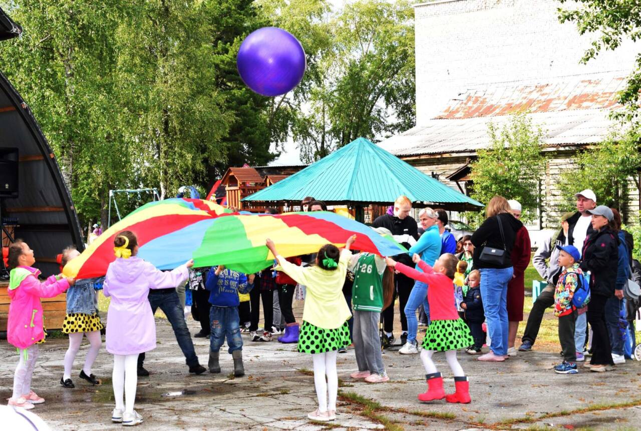 Праздник поселка фото Концерт посвящённый Дню молодёжи в п. Баранчинский