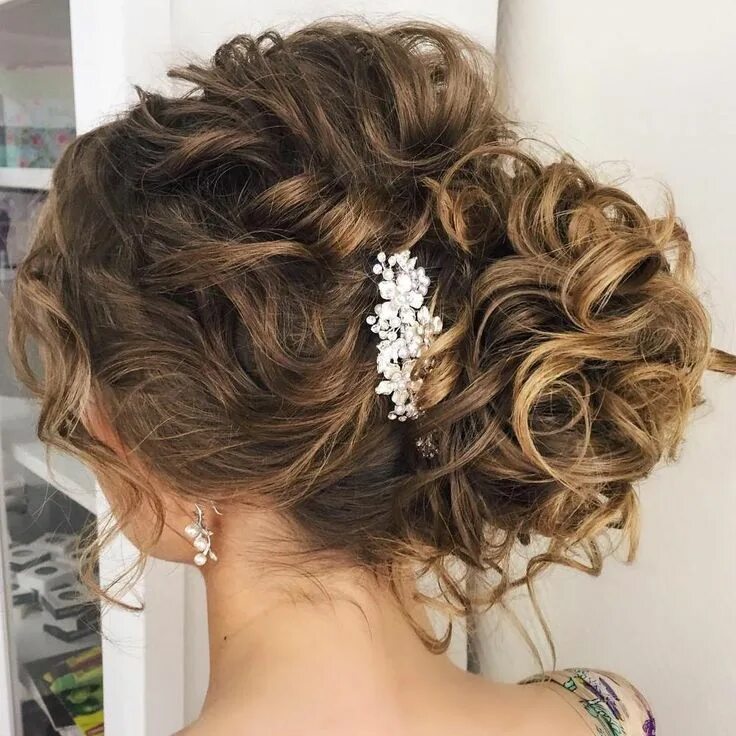 Праздник прическа средний 20 Soft and Sweet Wedding Hairstyles for Curly Hair 2024 Bridal hair, Stylish ha