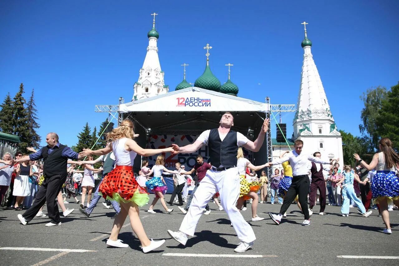 Праздник российского фото В Ярославле отпраздновали День России: фотограф сняла, что происходило в этот мо