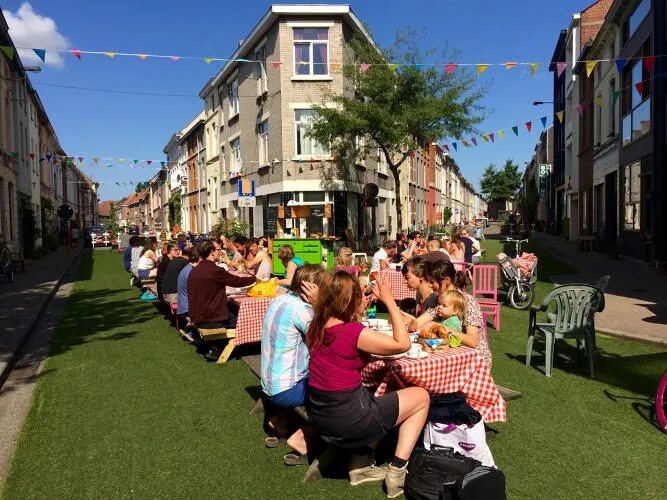 Праздник улицы фото Belgian Streets Got Rid Of Cars And Turned Into Beautiful Parks This Summer Beau