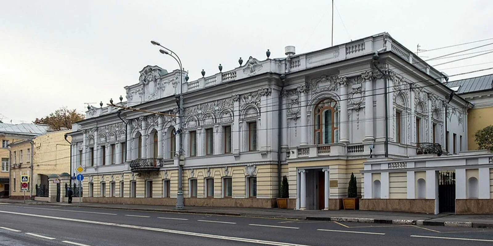 Пречистенка 20 фото Литературно-музейная Пречистенка" в Центральной городской деловой библиотеке / С