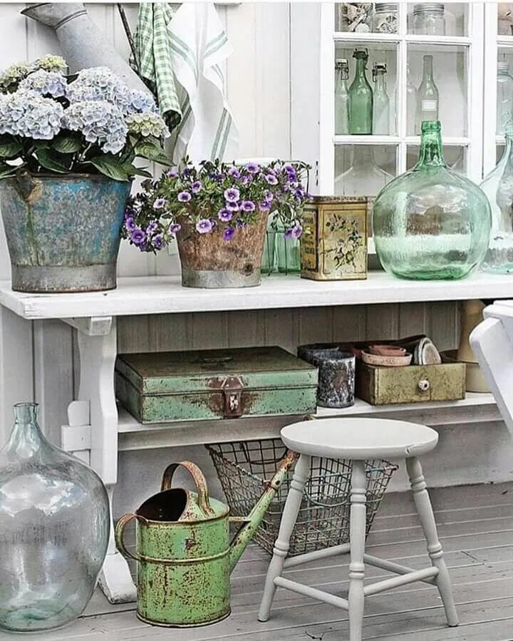 Предметы интерьера для дачи Pin on Potting Shed Shabby chic decor, Decor, Vintage house