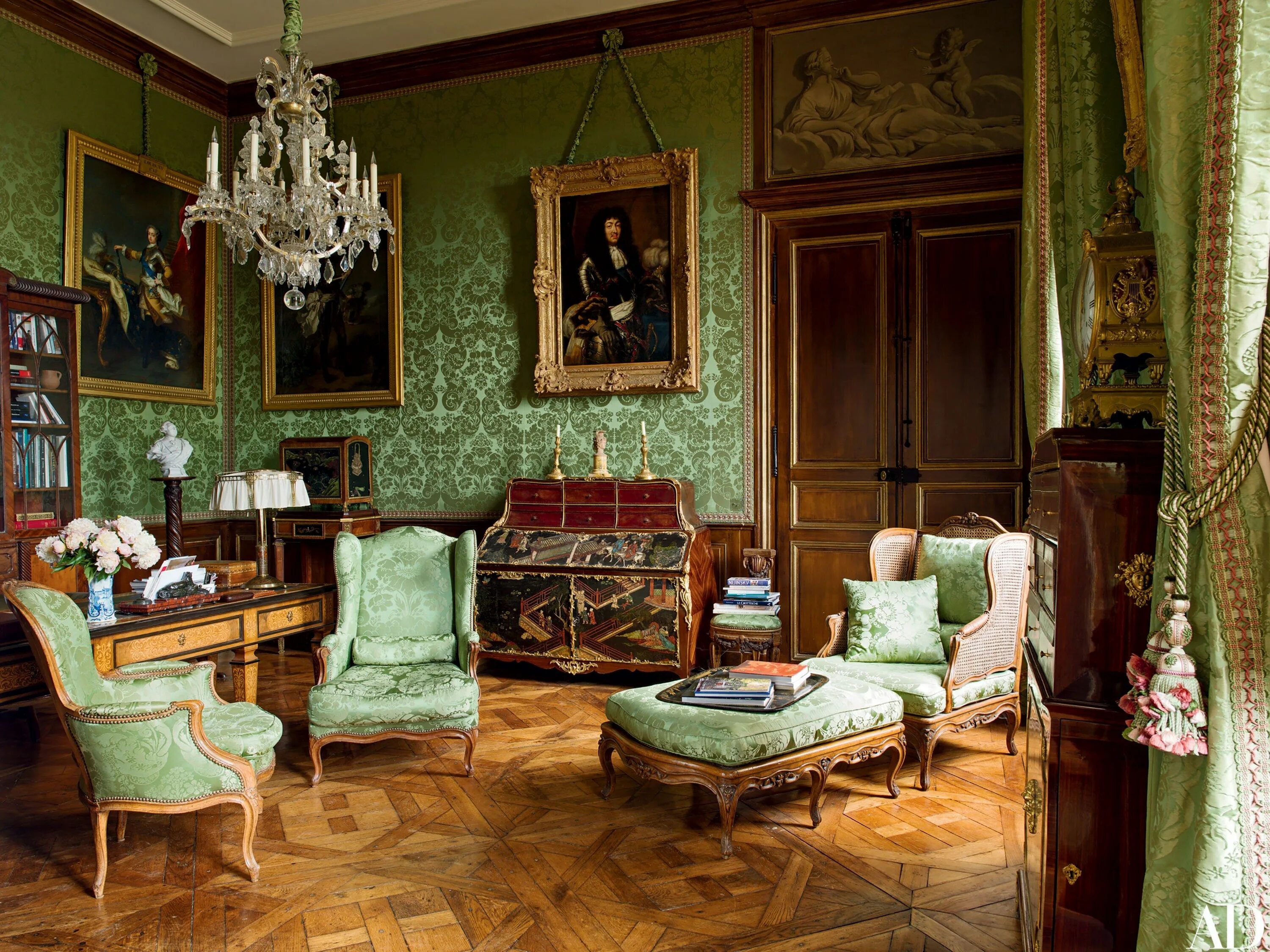 Предметы интерьера городского дома 18 века French Filmmaker Jean-Louis Remilleux’s Antique-Filled Chateau Arredamento, Arre