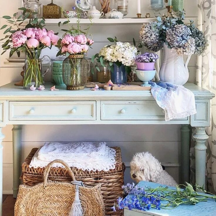 Предметы интерьера в стиле прованс 5 of my favorite Instagram accounts - County Road 407 Chic home decor, Decor, Sh