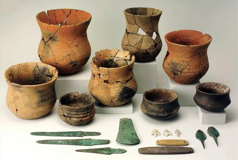 Предметы материальной культуры россии фото Файл:Blell Beaker artefacts 1.jpg - Википедия