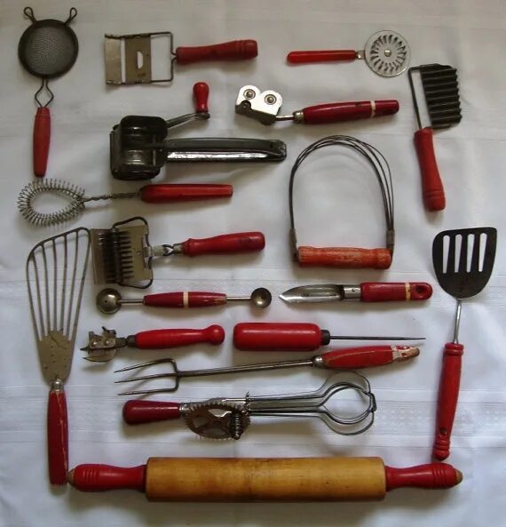 Предметы ссср фото Red kitchen accessories Vintage kitchen gadgets, Vintage kitchen utensils, Red k